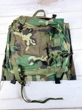 Vintage US Military M81 Woodland Combat Patrol / Assault Pack w/ Foam Pad CFP-90